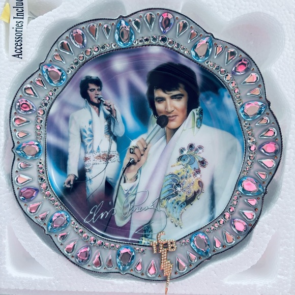 Elvis Bundle: Pez Tin, Jewel of Vegas Plate, 2 Ornaments, Tin - Picture 6 of 11